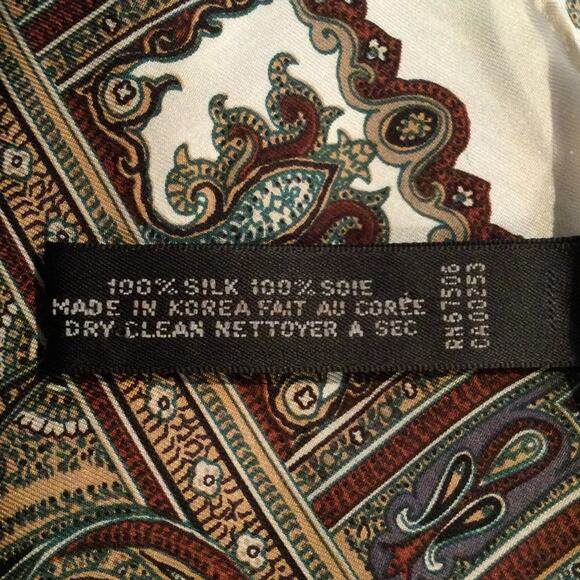 Ellen Tracy 100% Silk Scarf Paisley Print 34”x34” - Picture 3 of 3